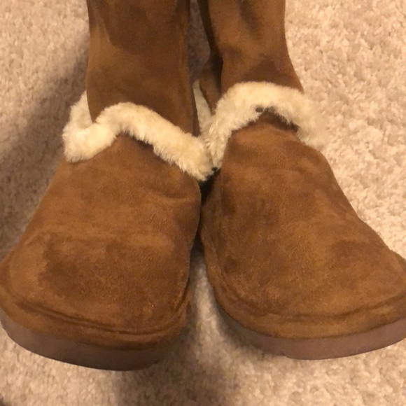 Michael Kors little girls boot with faux fur detailing - Picture 6 of 7